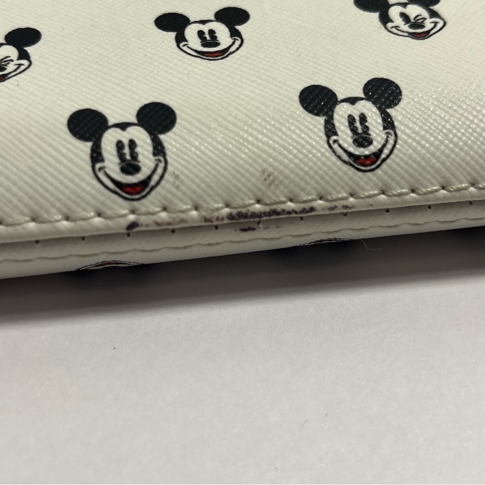 Disney Parks Loungefly Mickey Mouse All Over Mickey Face White Black Wallet - Picture 5 of 9